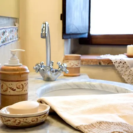 D'arno Tuscany, Cool Dreams In The Uncontaminated Nature, Pool, Pets Allowed Villa *